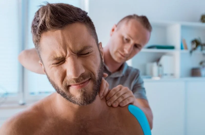 How to Massage Shoulders